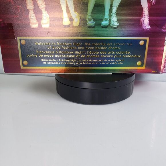 MGA Entertainment Rainbow High Series 3 Daria Roselyn Pink Hair Fashion Doll - Picture 14 of 16